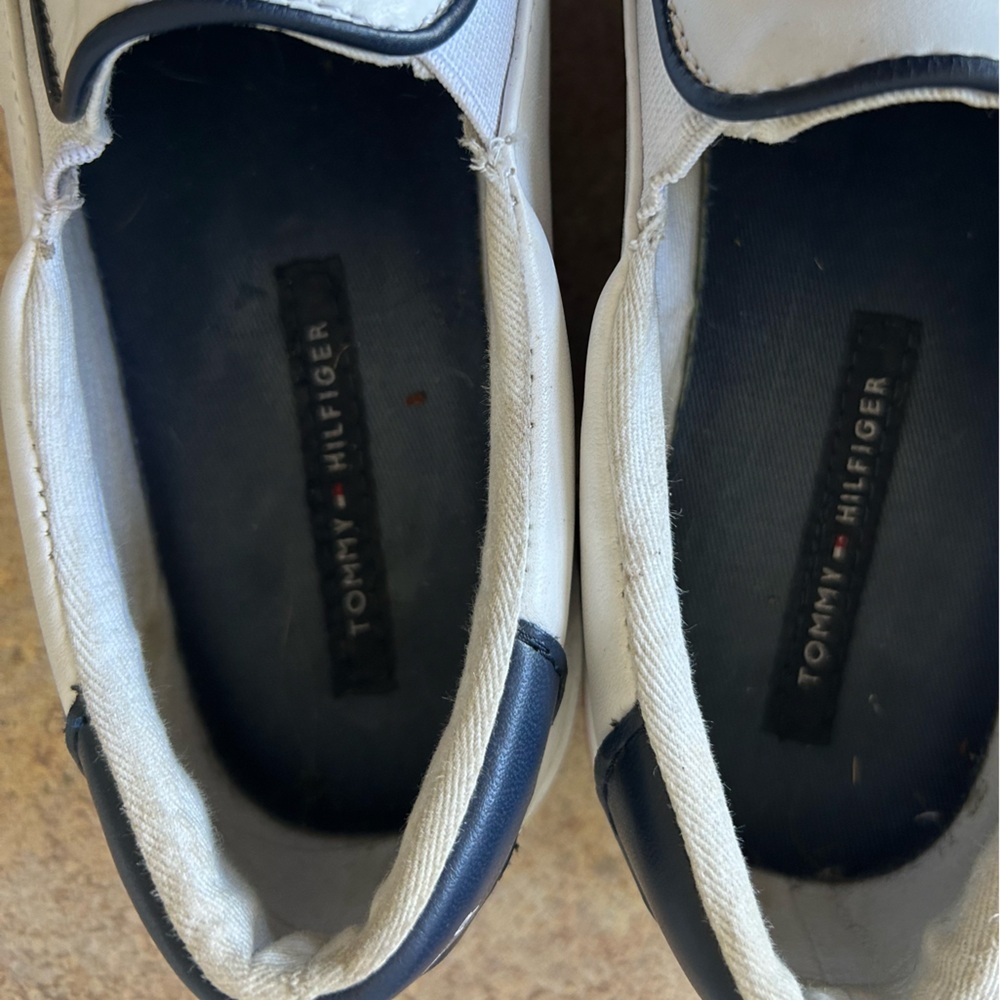 Tommy Hilfiger White Vegan Leather Slip-on Boat Shoes size 7.5M - Picture 4 of 8